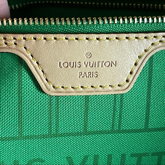 Louis Vuitton Hawaii Neverfull MM Tote w Pouch - Picture 12 of 16